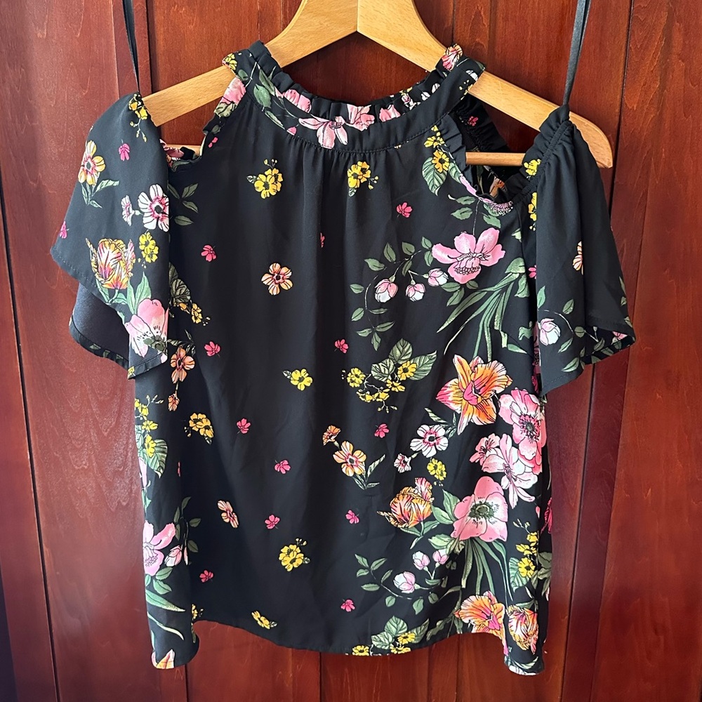 Monteau cold shoulder black floral top size medium